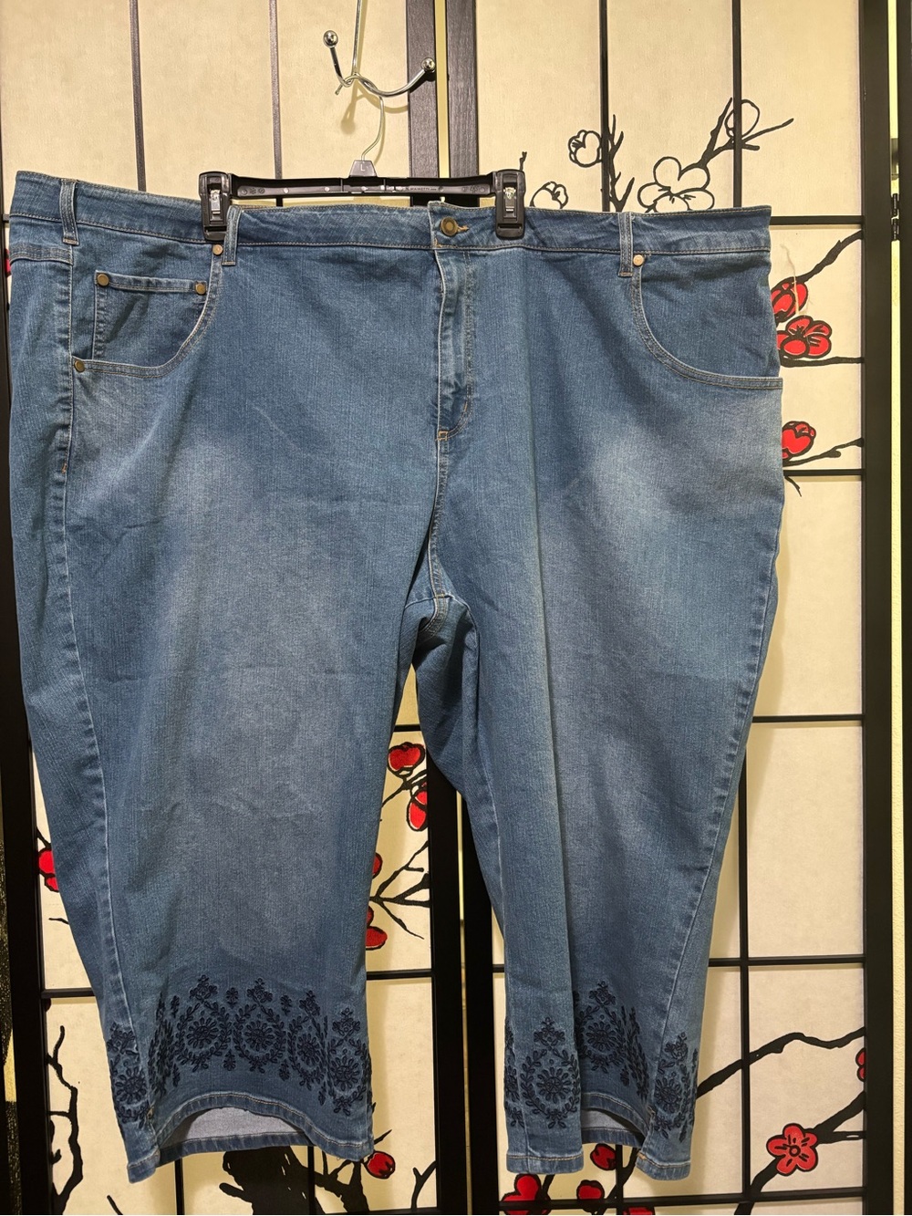 Woman Within Plus Size 36W Embroidered Denim Capri Pants – Blue – EUC